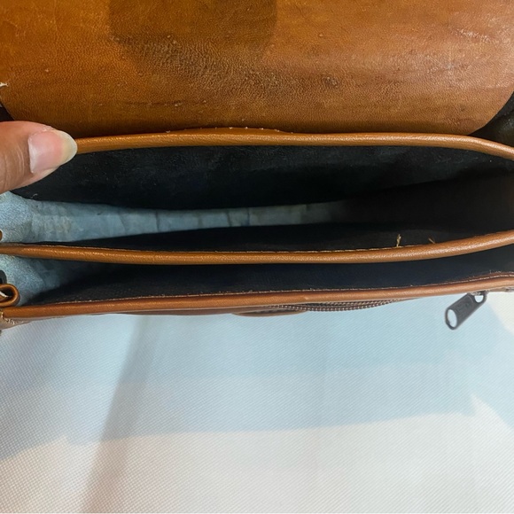 Colombian Carriel Brown and Black Leather Saddle Bag - Picture 5 of 14